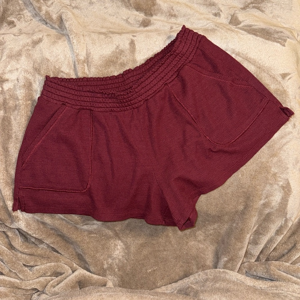 NWOT Aero Dwntme High-Rise Waffle Shorts Maroon